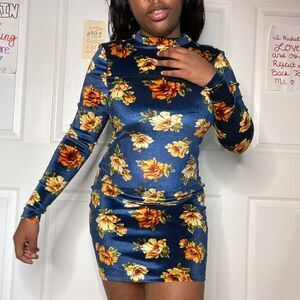 "Forever 21 Blue Floral Bodycon Dress - Small, Long Sleeve, Perfect Fit!"